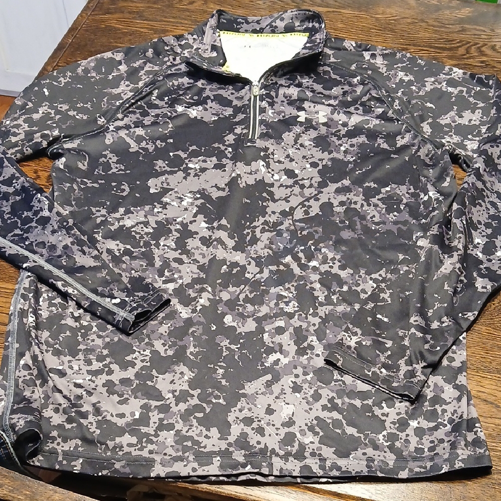 Under Armour Black and Gray Camo Quarter-Zip Top